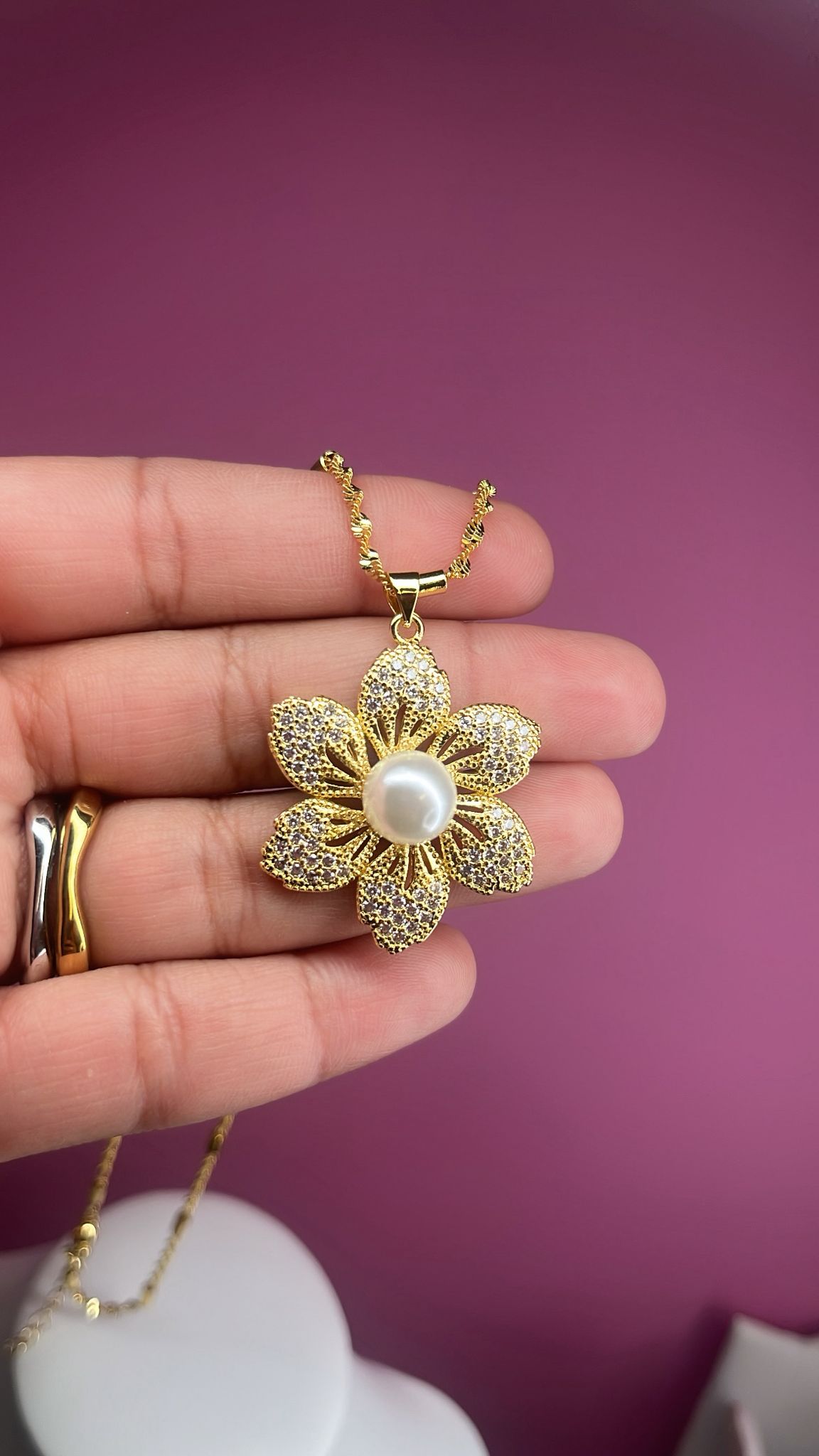 Necklace Flor Perla