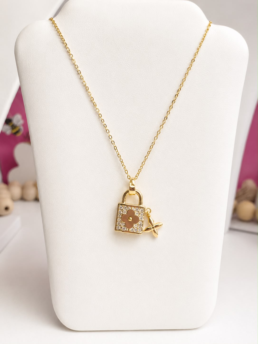 NECKLACE CANDADO