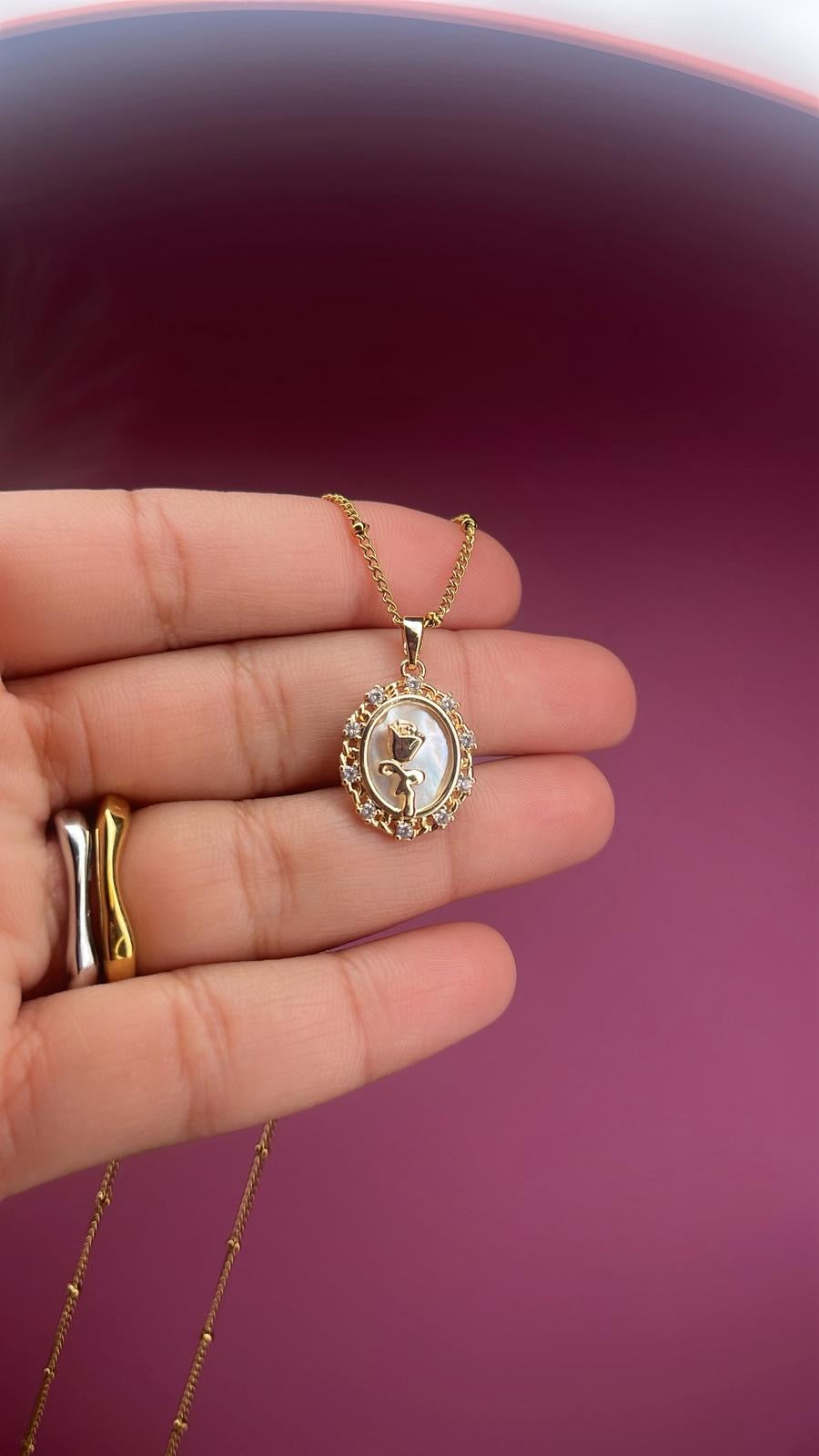 Necklace Rosa Encantada