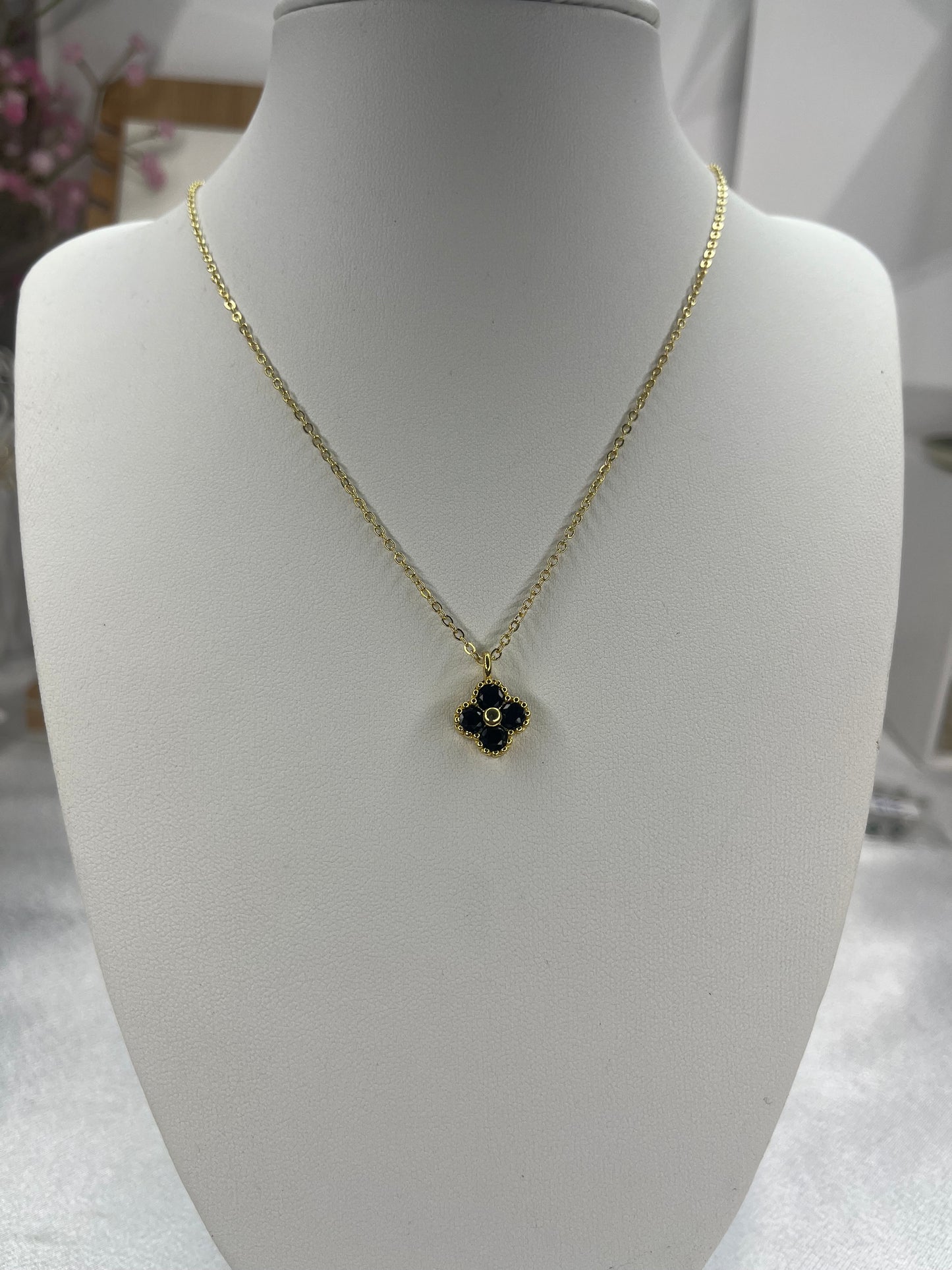 Necklace Flor de Hoja Black